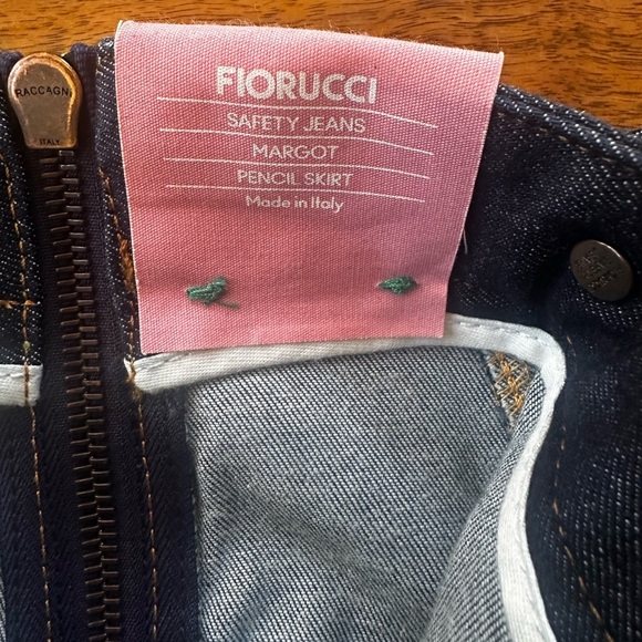 Fiorucci Safety Jeans “Margot” Dark Blue Denim Pencil Skirt Size 25 New With Tag - Picture 6 of 8